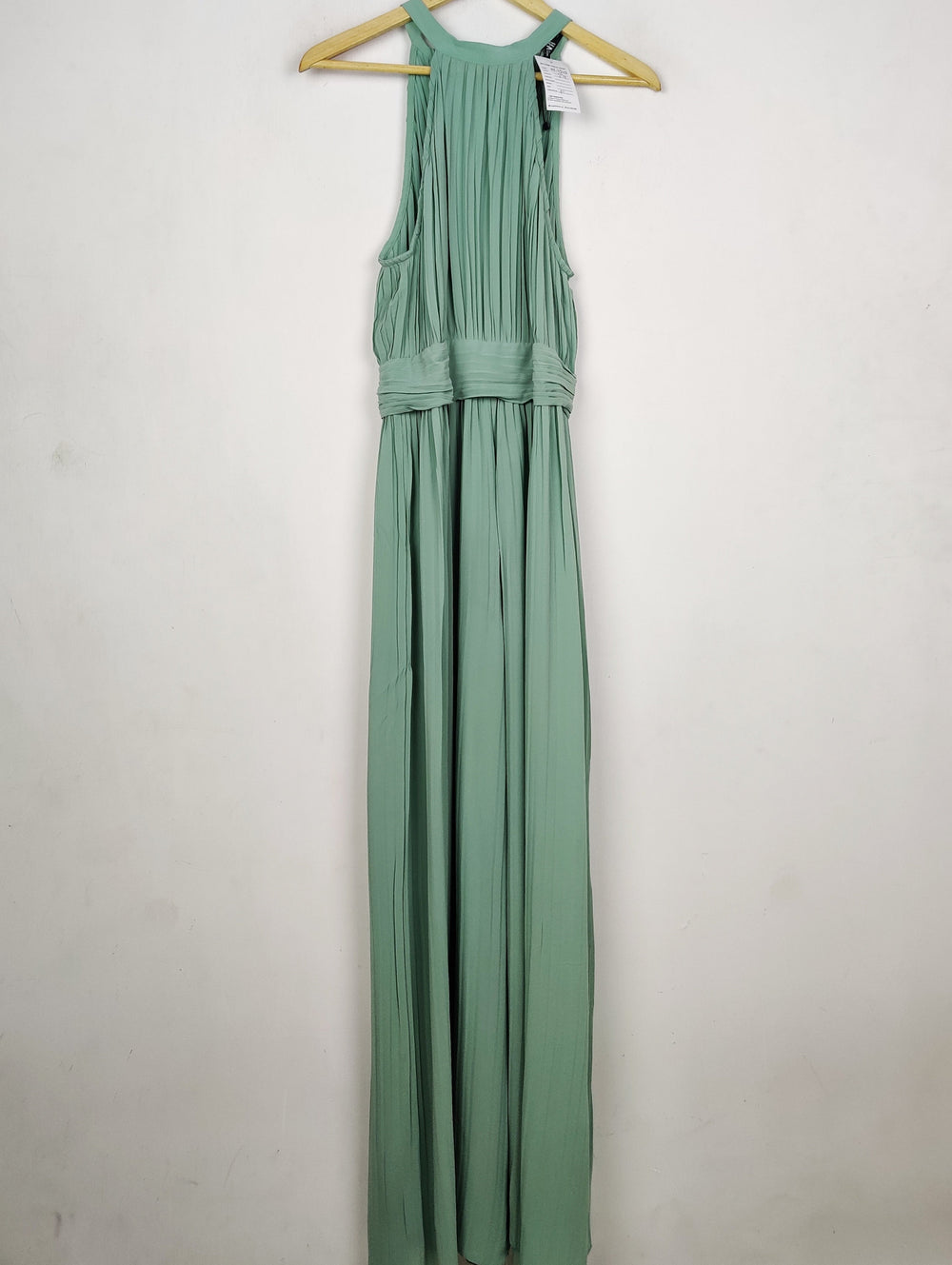 Buy online pre-used pre-loved 100% authentic & Original branded Zara (MF-4942) available in Pakistan. Top international brands avilable.
