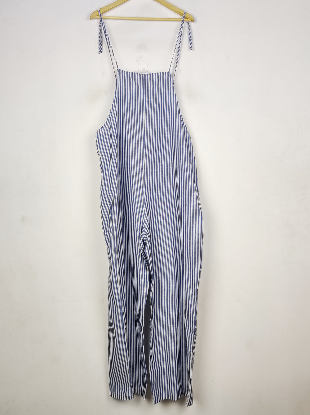 Buy online pre-used pre-loved 100% authentic & Original branded Shein (MF-4989) available in Pakistan. Top international brands avilable.