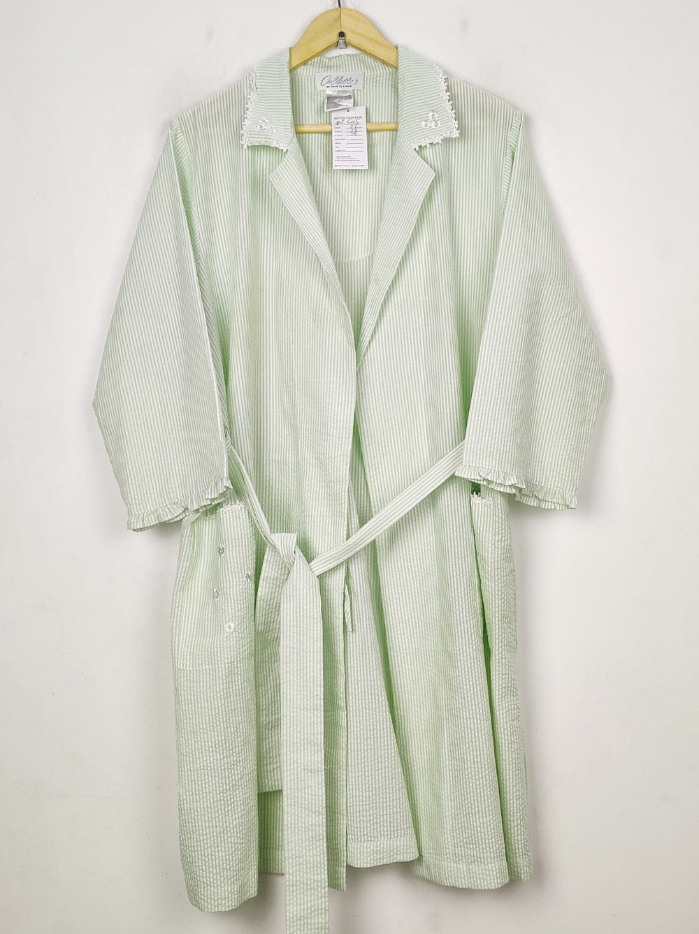Buy online pre-used pre-loved 100% authentic & Original branded Collette By Miss Elaine (MF-5015) available in Pakistan. Top international brands avilable.