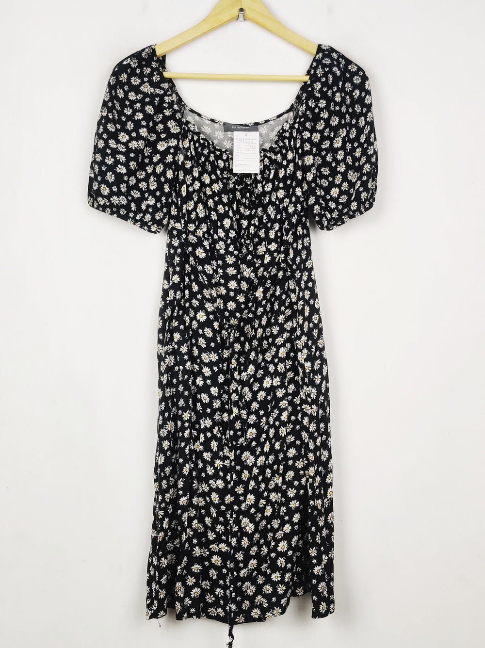Buy online pre-used pre-loved 100% authentic & Original branded Primark (MF-5112) available in Pakistan. Top international brands avilable.