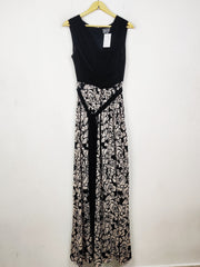 Buy online pre-used pre-loved 100% authentic & Original branded Phase Eight (MF-5115) available in Pakistan. Top international brands avilable.
