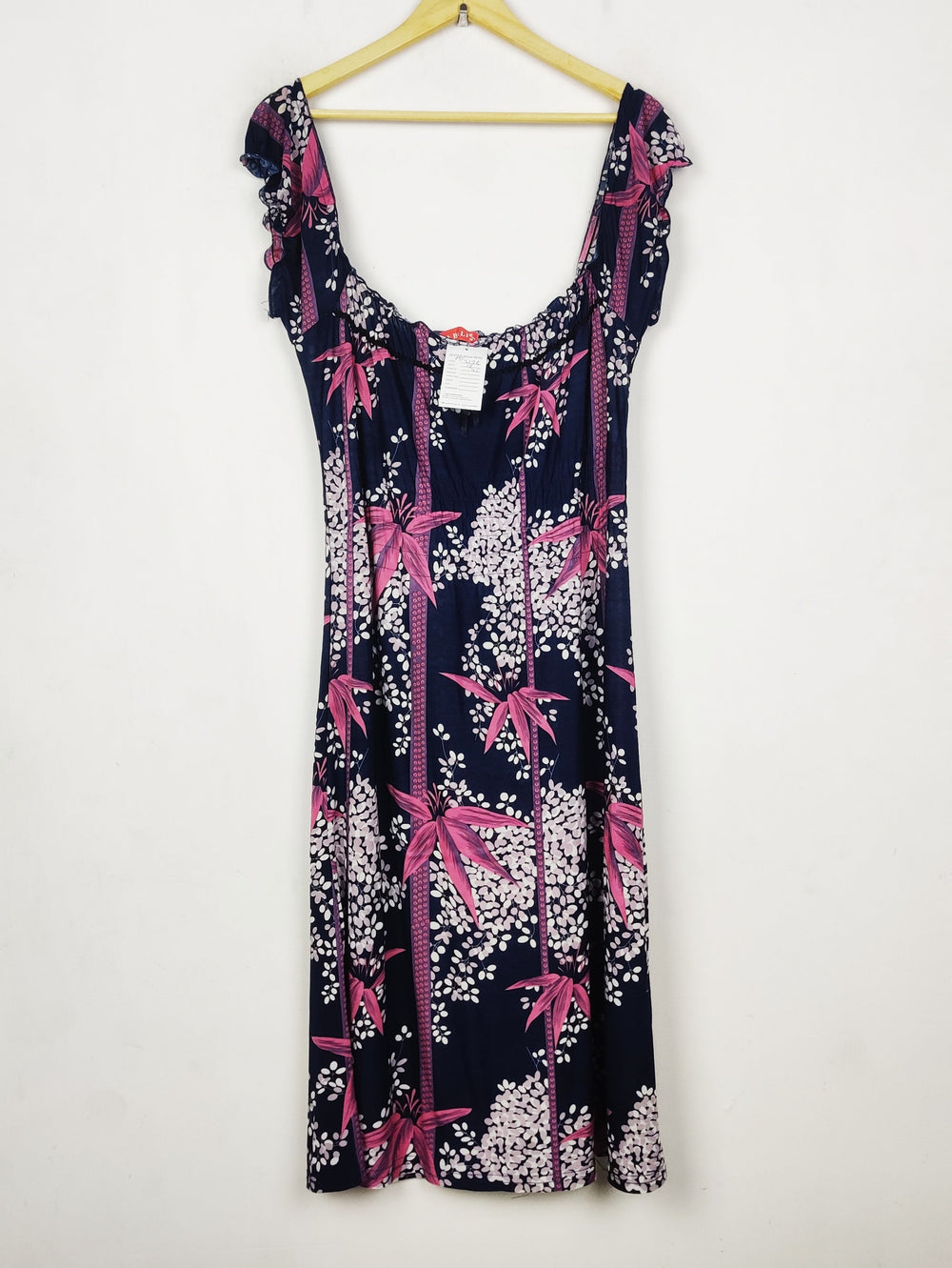 Buy online pre-used pre-loved 100% authentic & Original branded Ba Bali (MF-5128) available in Pakistan. Top international brands avilable.