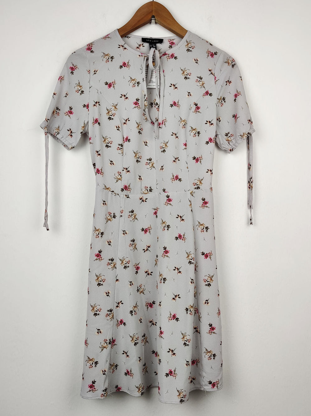 Buy online pre-used pre-loved 100% authentic & Original branded New Look (MF-519) available in Pakistan. Top international brands avilable.