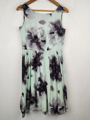 Buy online pre-used pre-loved 100% authentic & Original branded Apricot (MF-51) available in Pakistan. Top international brands avilable.