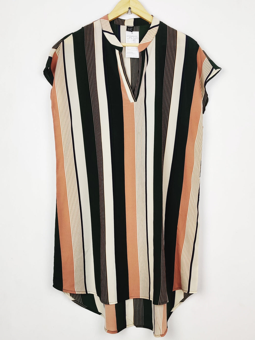 Buy online pre-used pre-loved 100% authentic & Original branded Shein (MF-5273) available in Pakistan. Top international brands avilable.