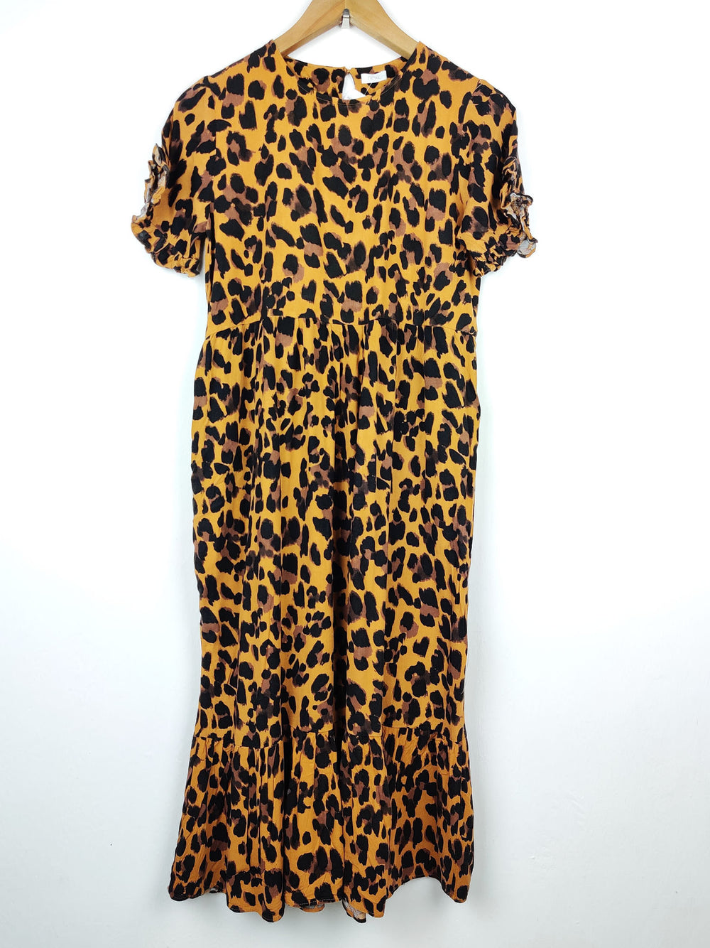 Buy online pre-used pre-loved 100% authentic & Original branded Next (MF-532) available in Pakistan. Top international brands avilable.