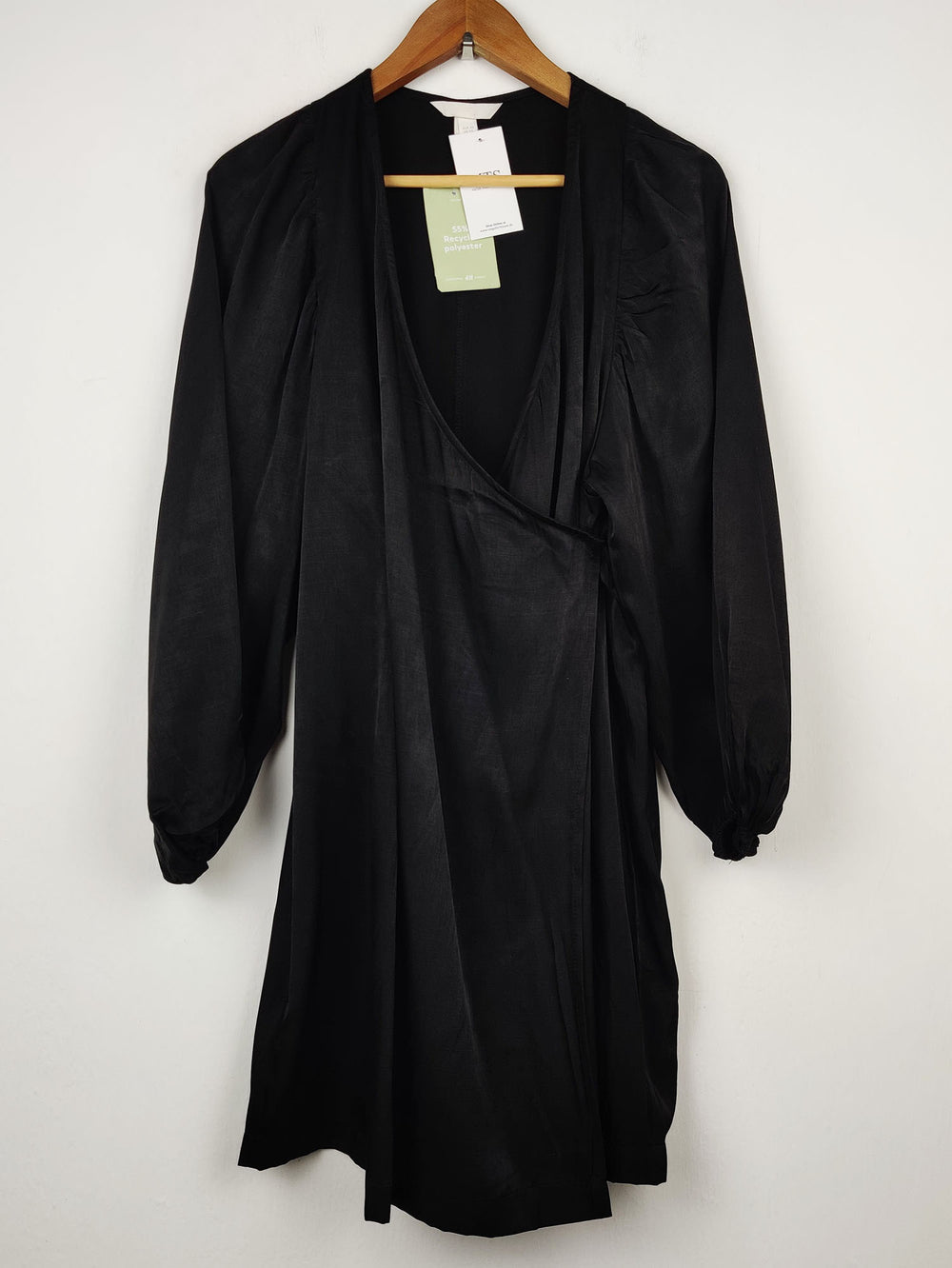 Buy online pre-used pre-loved 100% authentic & Original branded H&M (MF-534) available in Pakistan. Top international brands avilable.