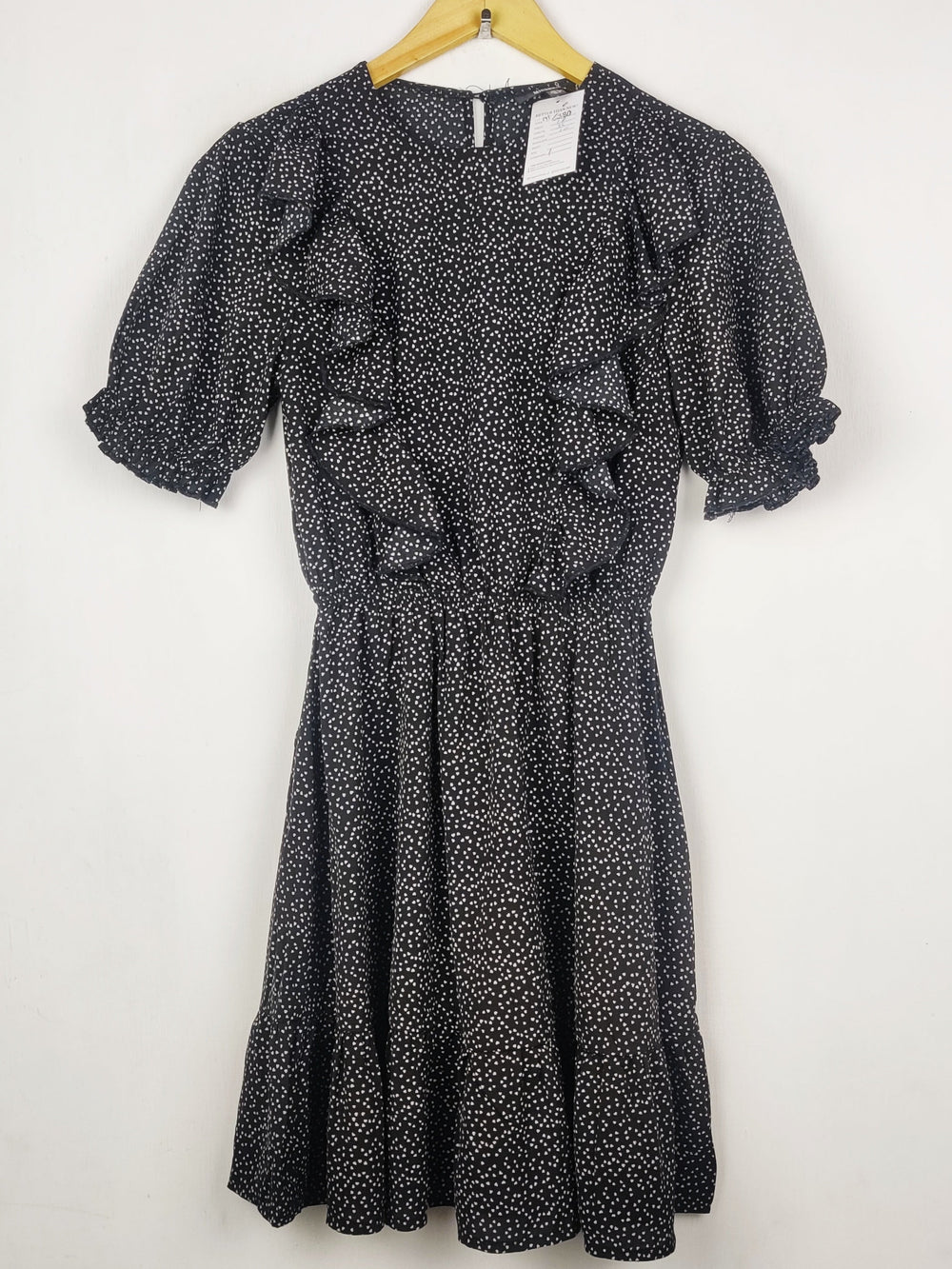 Buy online pre-used pre-loved 100% authentic & Original branded Missguided (MF-5380) available in Pakistan. Top international brands avilable.