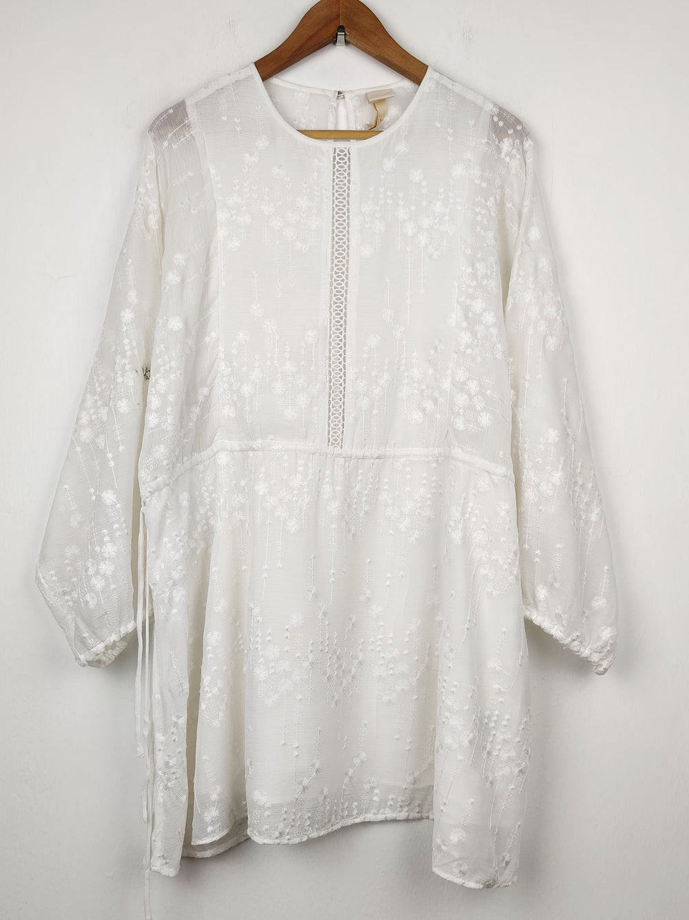 Buy online pre-used pre-loved 100% authentic & Original branded H&M (MF-538) available in Pakistan. Top international brands avilable.