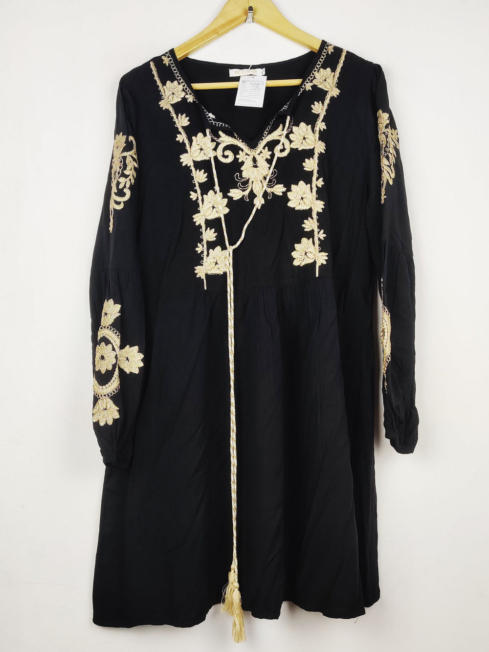 Buy online pre-used pre-loved 100% authentic & Original branded Best Lives (MF-5429) available in Pakistan. Top international brands avilable.