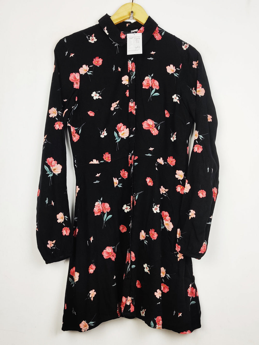 Buy online pre-used pre-loved 100% authentic & Original branded H&M (MF-5458) available in Pakistan. Top international brands avilable.