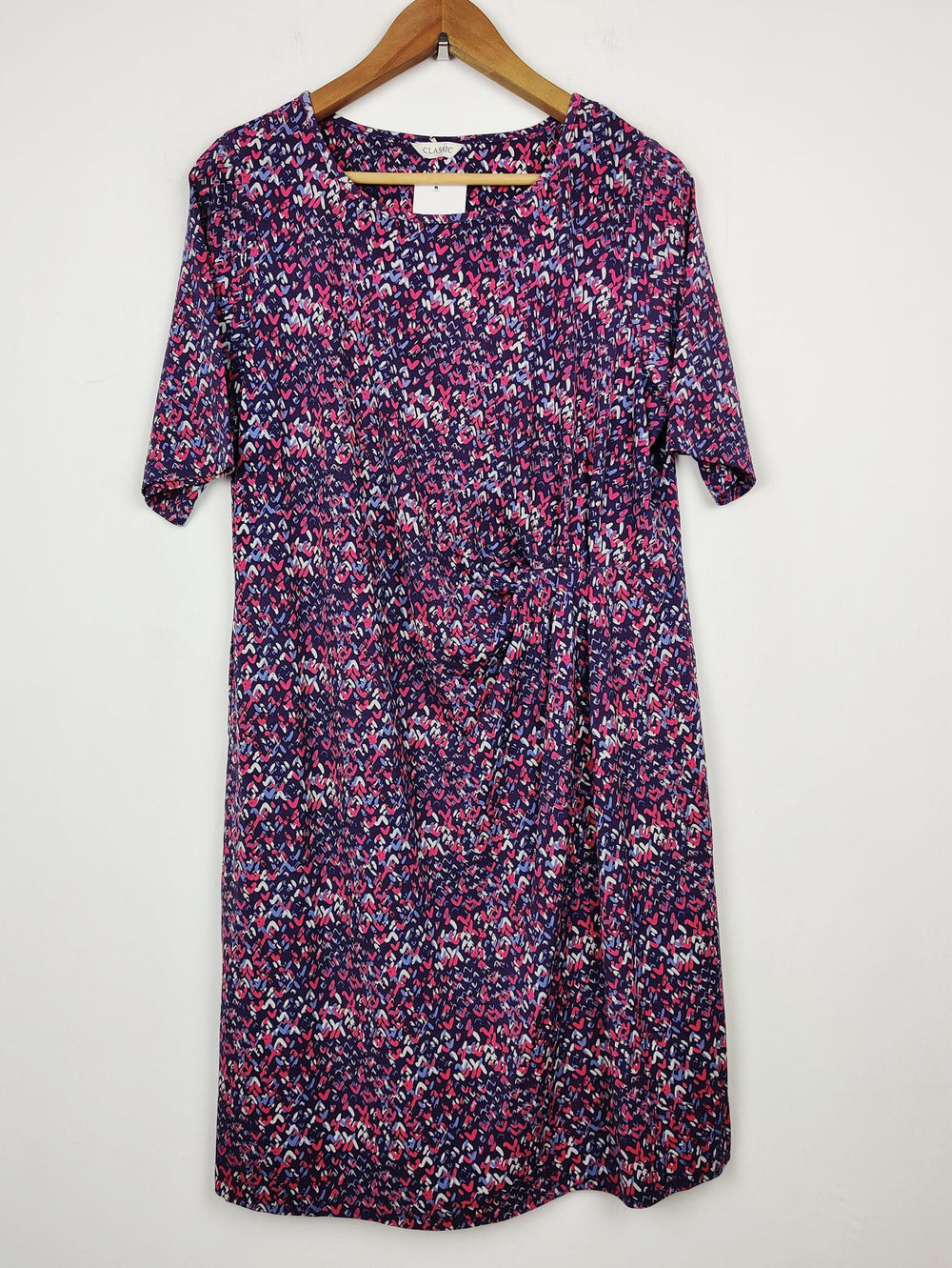 Buy online pre-used pre-loved 100% authentic & Original branded Classic (MF-547) available in Pakistan. Top international brands avilable.