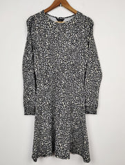 Buy online pre-used pre-loved 100% authentic & Original branded Dorothy Perkins (MF-549) available in Pakistan. Top international brands avilable.