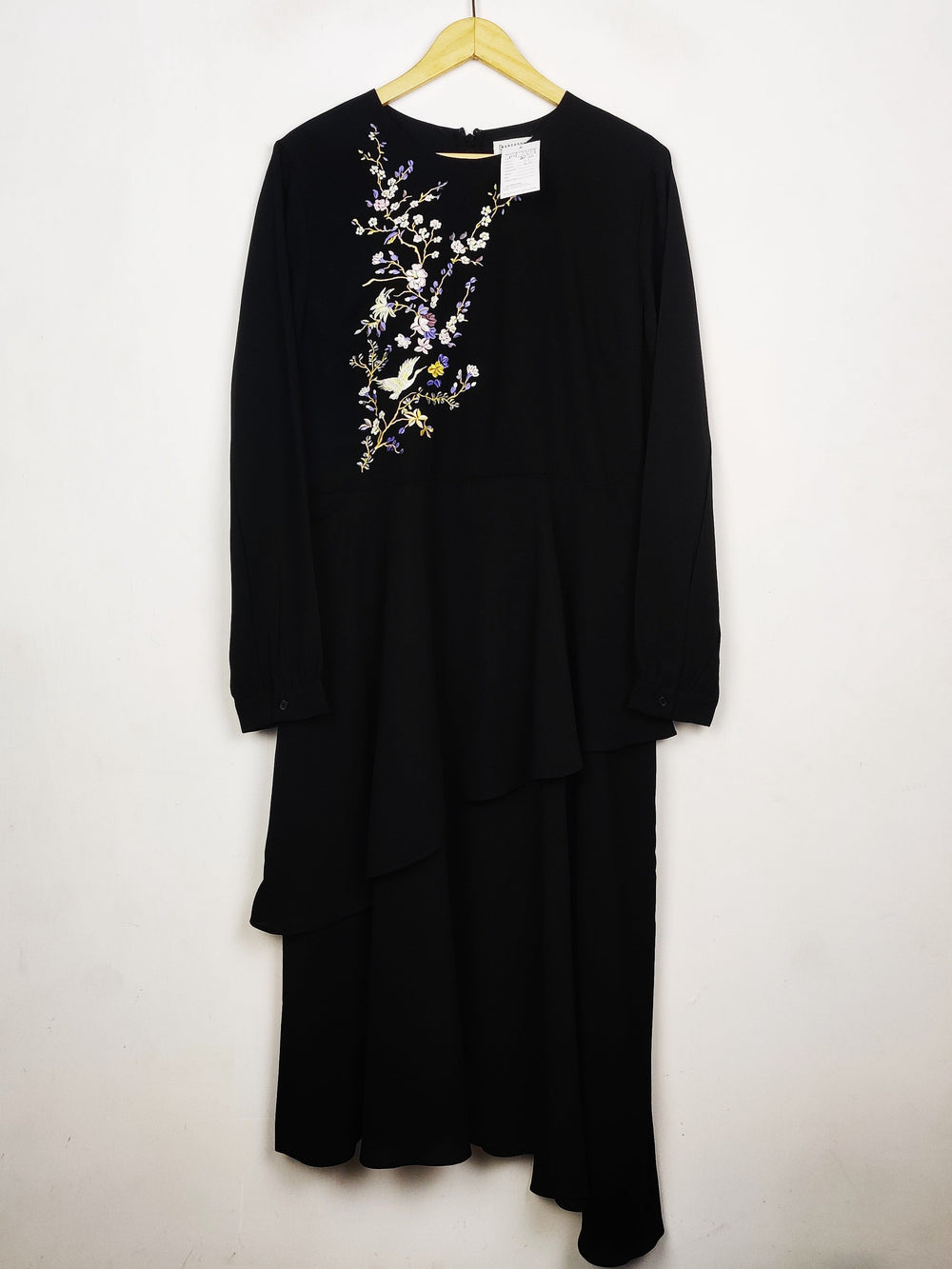 Buy online pre-used pre-loved 100% authentic & Original branded Wearhouse (MF-5517) available in Pakistan. Top international brands avilable.