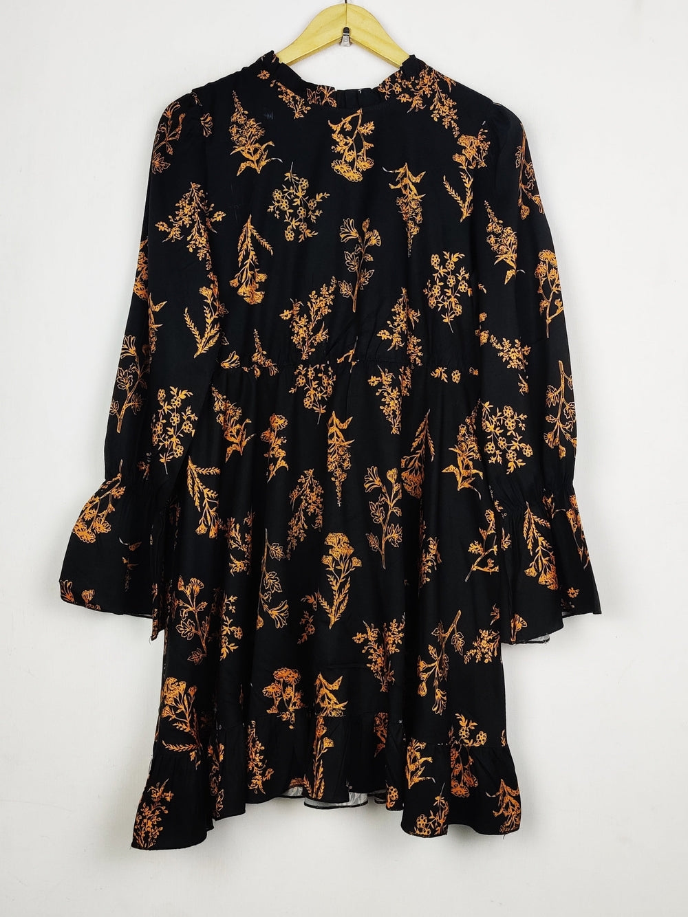 Buy online pre-used pre-loved 100% authentic & Original branded Shein (MF-5535) available in Pakistan. Top international brands avilable.