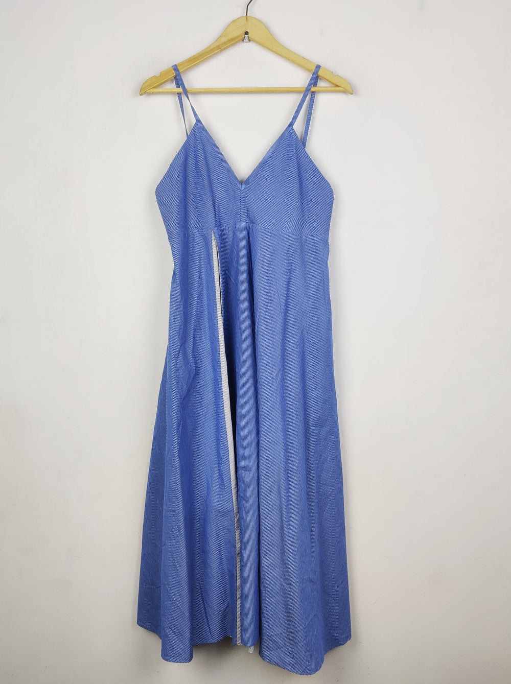 Buy online pre-used pre-loved 100% authentic & Original branded Zara (MF-5592) available in Pakistan. Top international brands avilable.