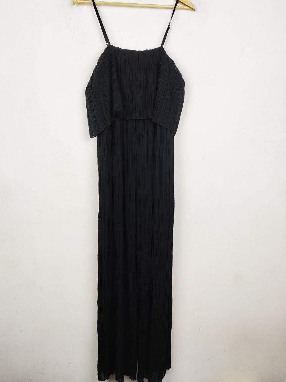 Buy online pre-used pre-loved 100% authentic & Original branded Chic Me (MF-5693) available in Pakistan. Top international brands avilable.