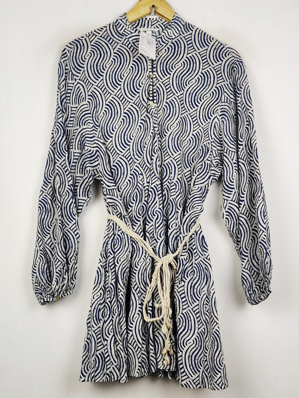 Buy online pre-used pre-loved 100% authentic & Original branded H&M (MF-5746) available in Pakistan. Top international brands avilable.