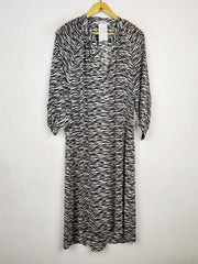 Buy online pre-used pre-loved 100% authentic & Original branded Zara (MF-5784) available in Pakistan. Top international brands avilable.