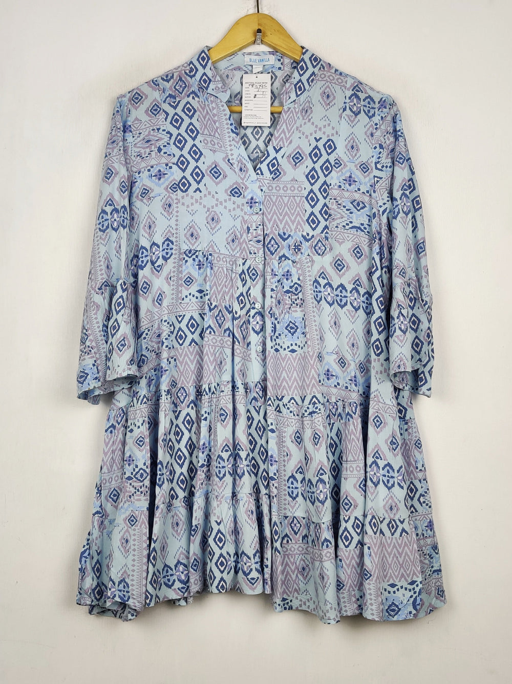 Buy online pre-used pre-loved 100% authentic & Original branded Blue Vanilla (MF-5795) available in Pakistan. Top international brands avilable.