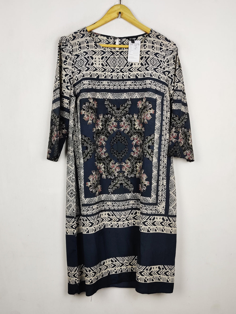 Buy online pre-used pre-loved 100% authentic & Original branded Emerge (MF-5848) available in Pakistan. Top international brands avilable.