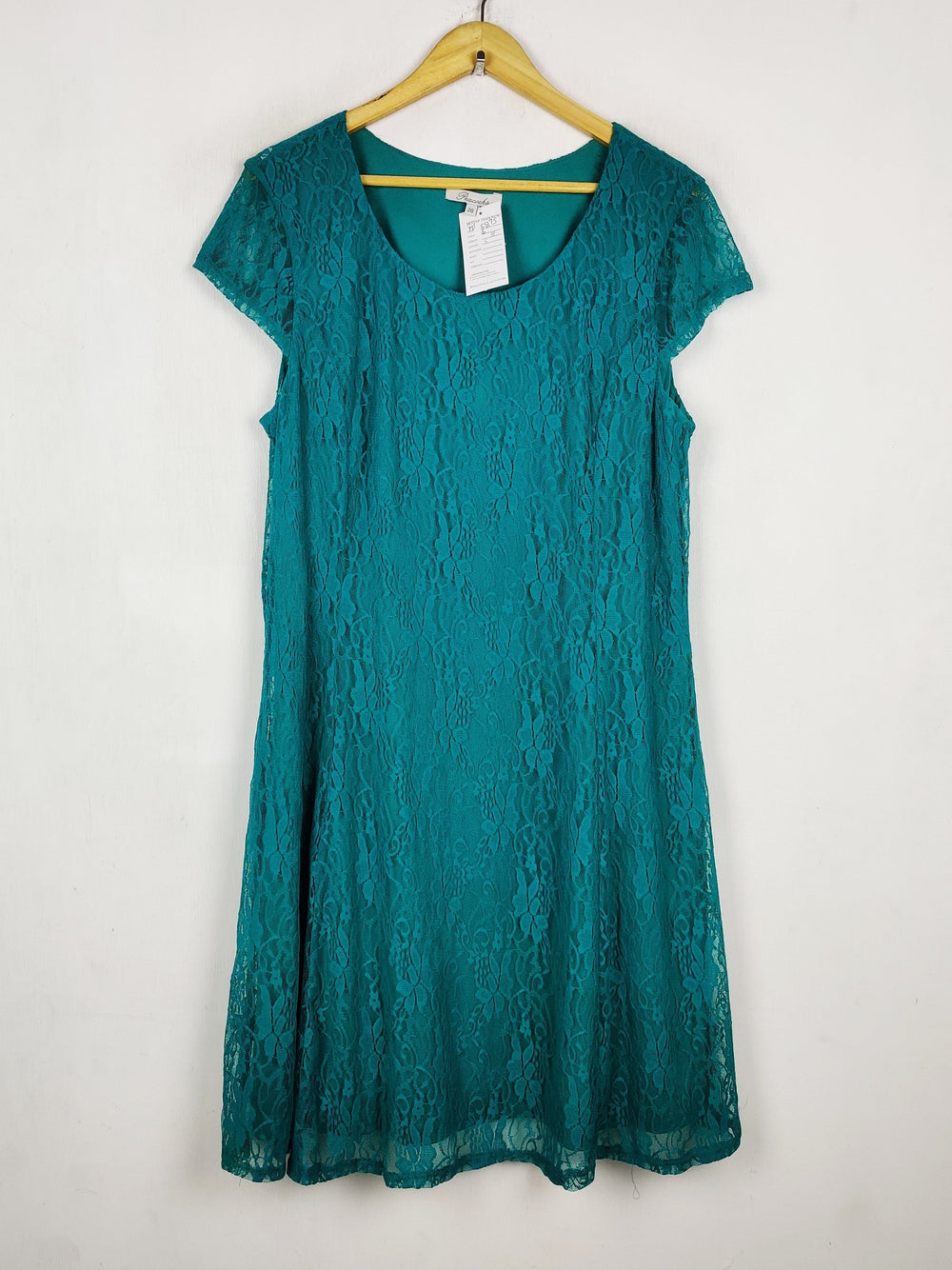 Buy online pre-used pre-loved 100% authentic & Original branded Peacocks (MF-5875) available in Pakistan. Top international brands avilable.