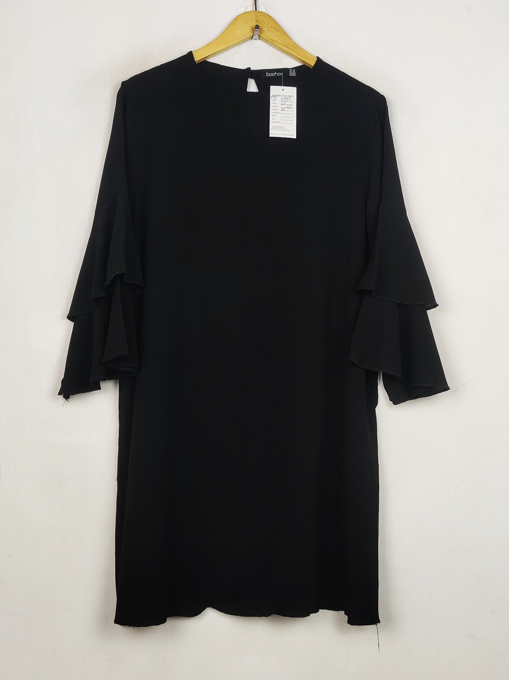 Buy online pre-used pre-loved 100% authentic & Original branded Boohoo (MF-5972) available in Pakistan. Top international brands avilable.