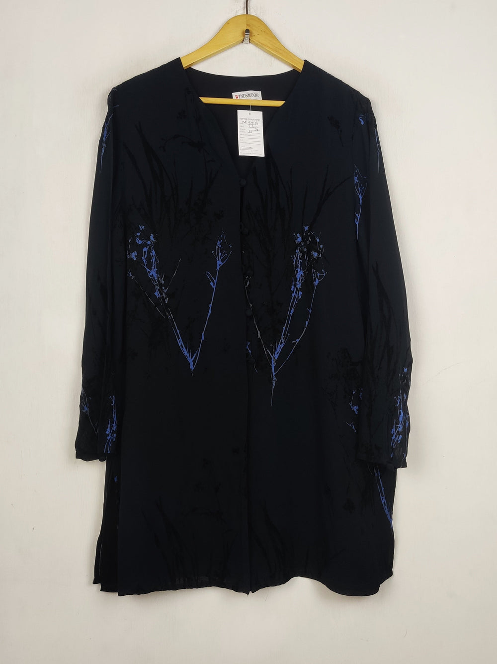 Buy online pre-used pre-loved 100% authentic & Original branded Windsmoor (MF-5974) available in Pakistan. Top international brands avilable.