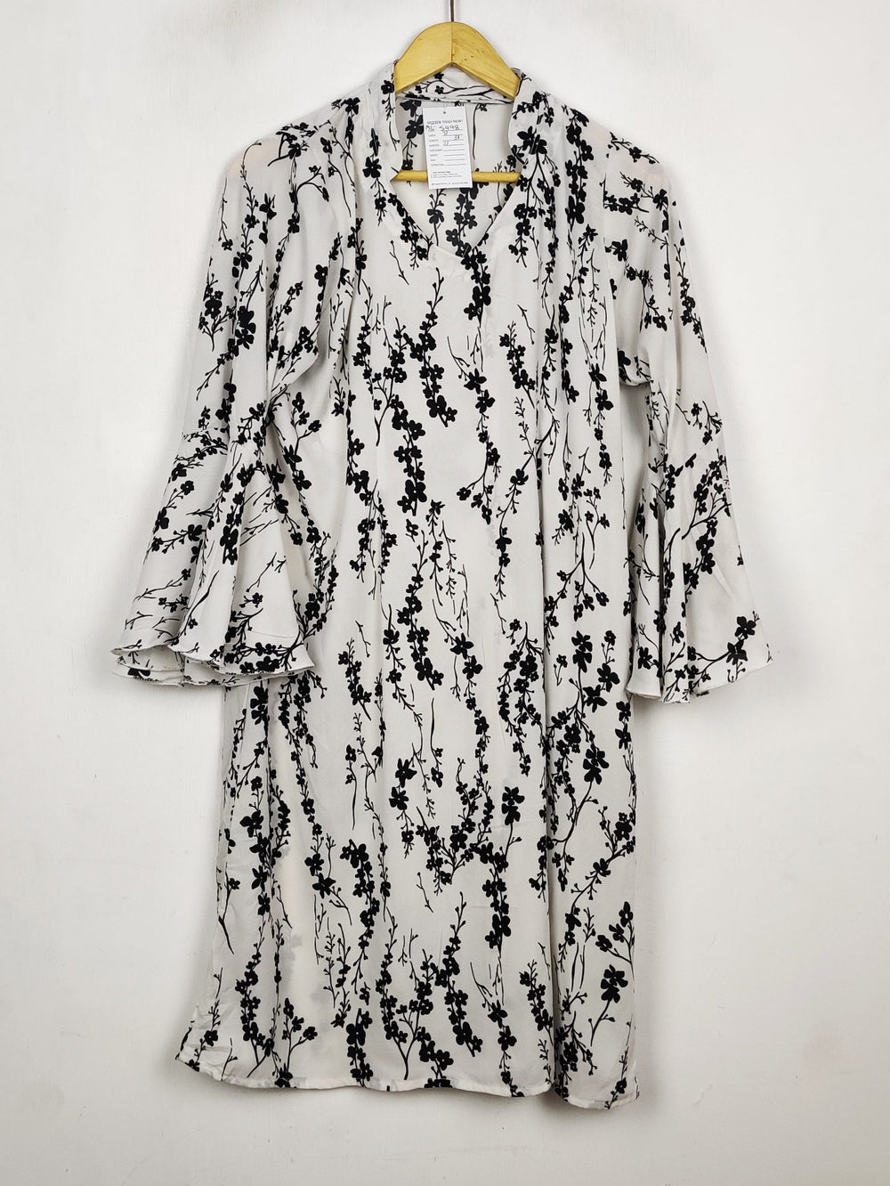 Buy online pre-used pre-loved 100% authentic & Original branded Unknown Brand (MF-5998) available in Pakistan. Top international brands avilable.