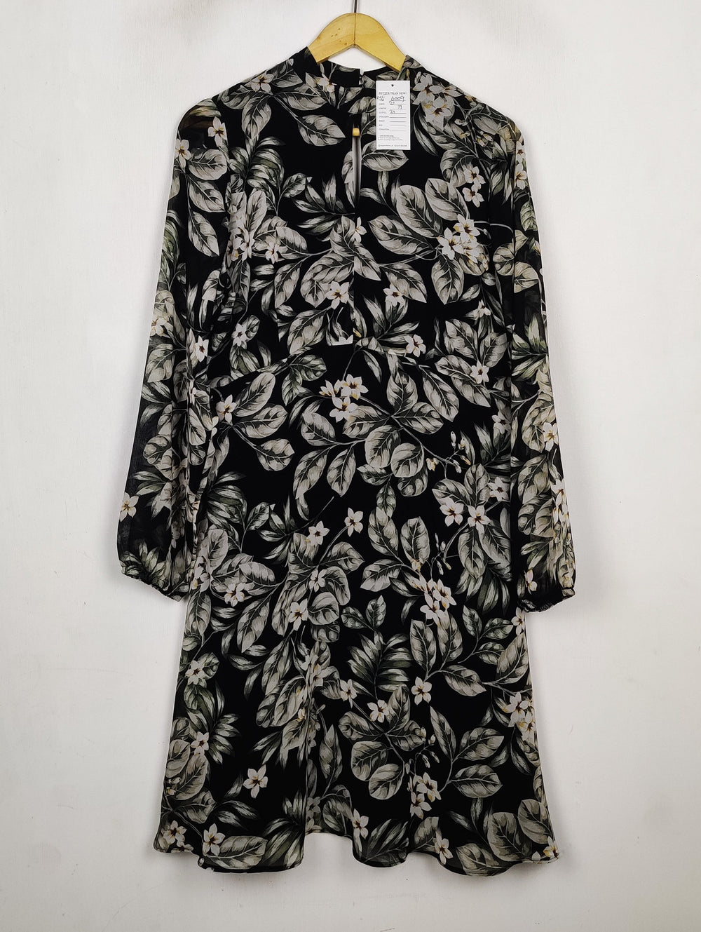 Buy online pre-used pre-loved 100% authentic & Original branded Soon (MF-6009) available in Pakistan. Top international brands avilable.