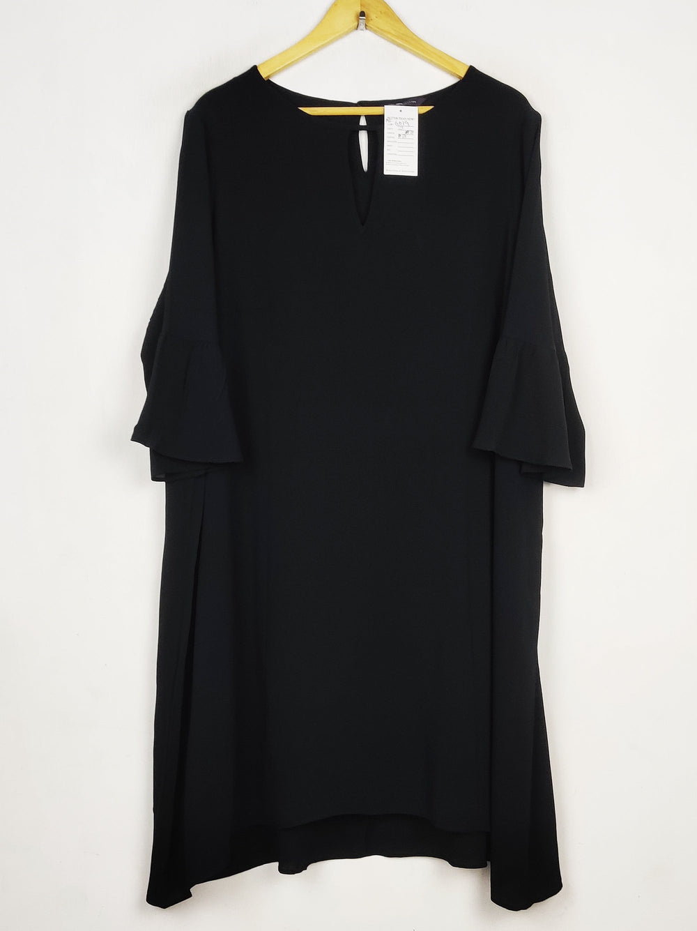 Buy online pre-used pre-loved 100% authentic & Original branded Marks & Spencer (MF-6019) available in Pakistan. Top international brands avilable.