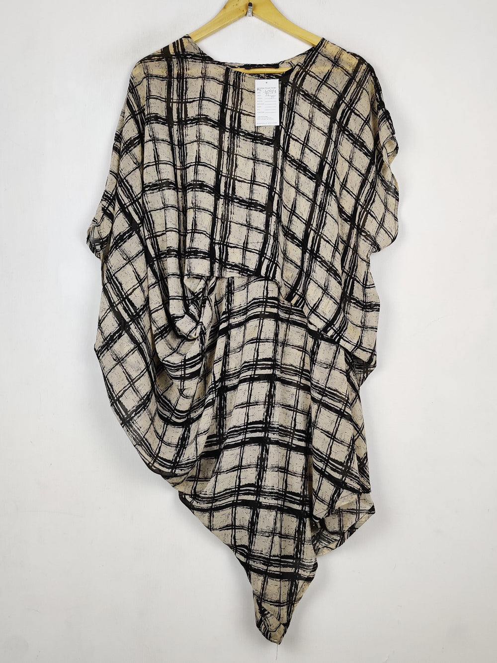 Buy online pre-used pre-loved 100% authentic & Original branded Miwra (MF-6094) available in Pakistan. Top international brands avilable.