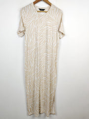 Buy online pre-used pre-loved 100% authentic & Original branded F&F (MF-633) available in Pakistan. Top international brands avilable.