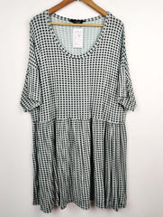 Buy online pre-used pre-loved 100% authentic & Original branded Yours (MF-641) available in Pakistan. Top international brands avilable.