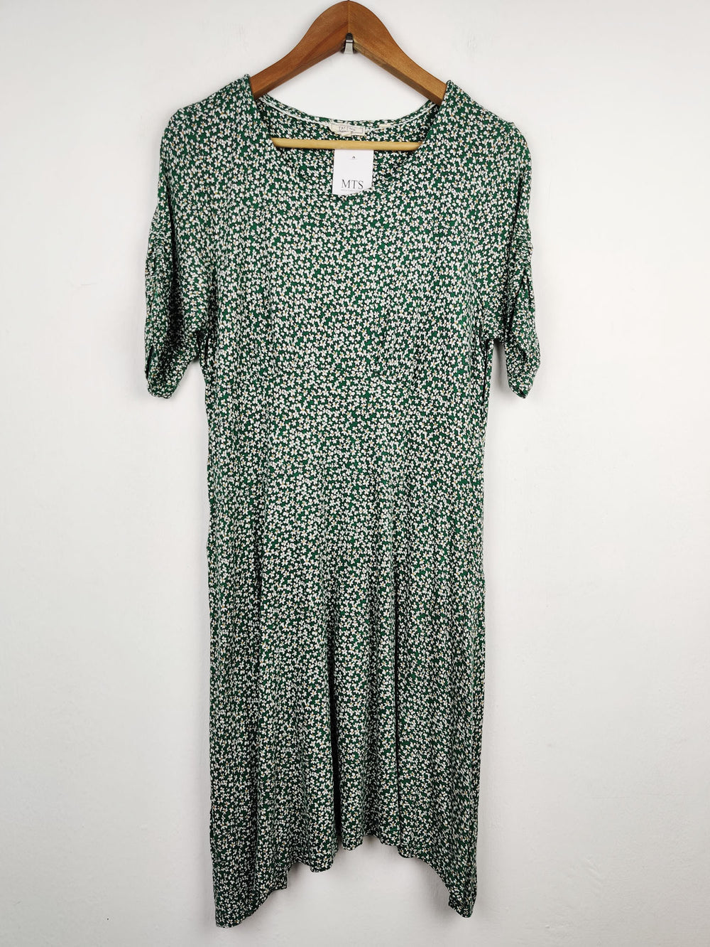 Buy online pre-used pre-loved 100% authentic & Original branded Fat Face (MF-646) available in Pakistan. Top international brands avilable.