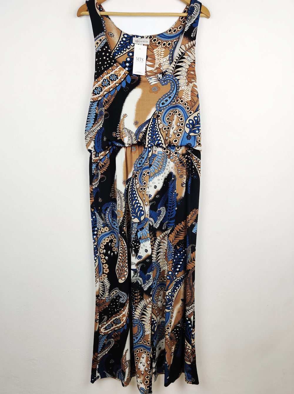 Buy online pre-used pre-loved 100% authentic & Original branded Inseparable (MF-657) available in Pakistan. Top international brands avilable.