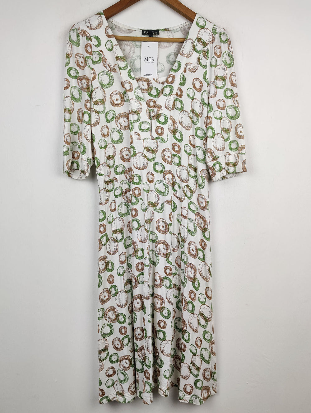 Buy online pre-used pre-loved 100% authentic & Original branded Patra (MF-675) available in Pakistan. Top international brands avilable.