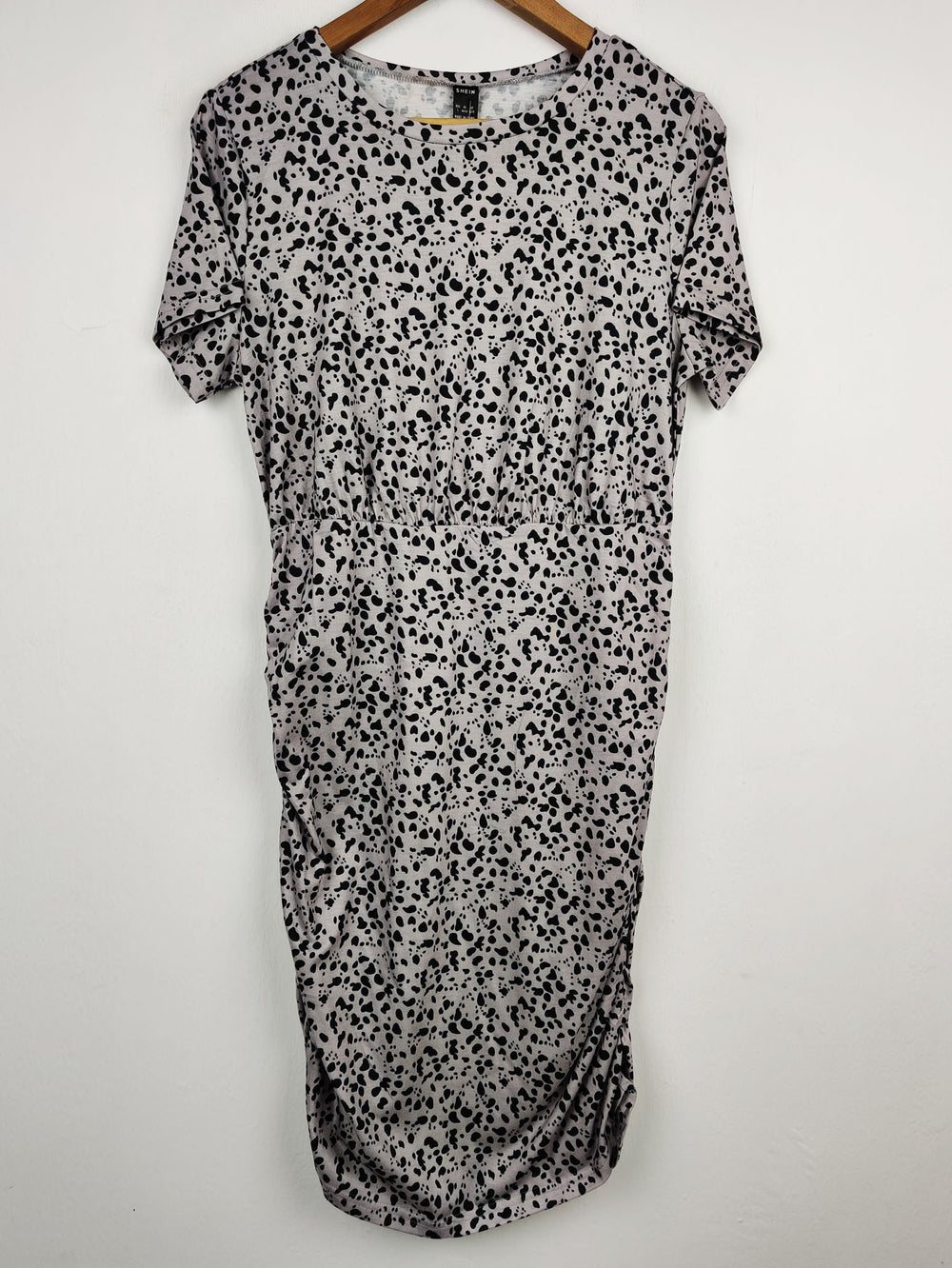 Buy online pre-used pre-loved 100% authentic & Original branded Shein (MF-680) available in Pakistan. Top international brands avilable.