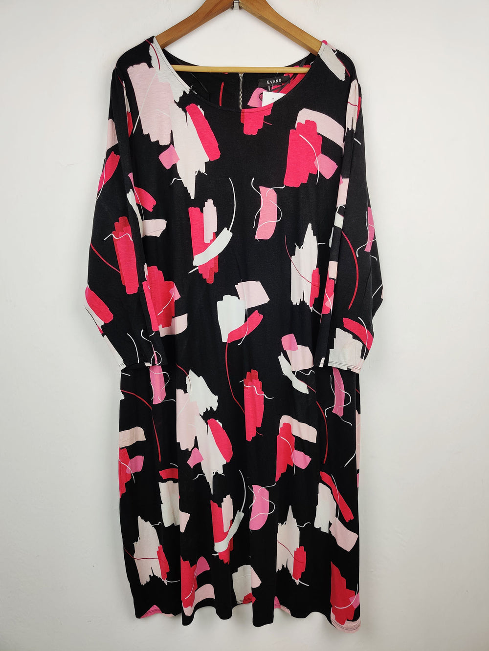 Buy online pre-used pre-loved 100% authentic & Original branded Evans (MF-689) available in Pakistan. Top international brands avilable.