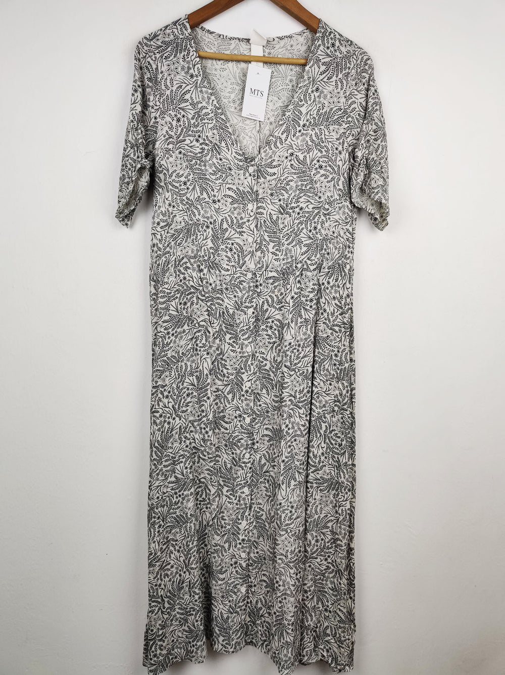 Buy online pre-used pre-loved 100% authentic & Original branded H&M (MF-708) available in Pakistan. Top international brands avilable.