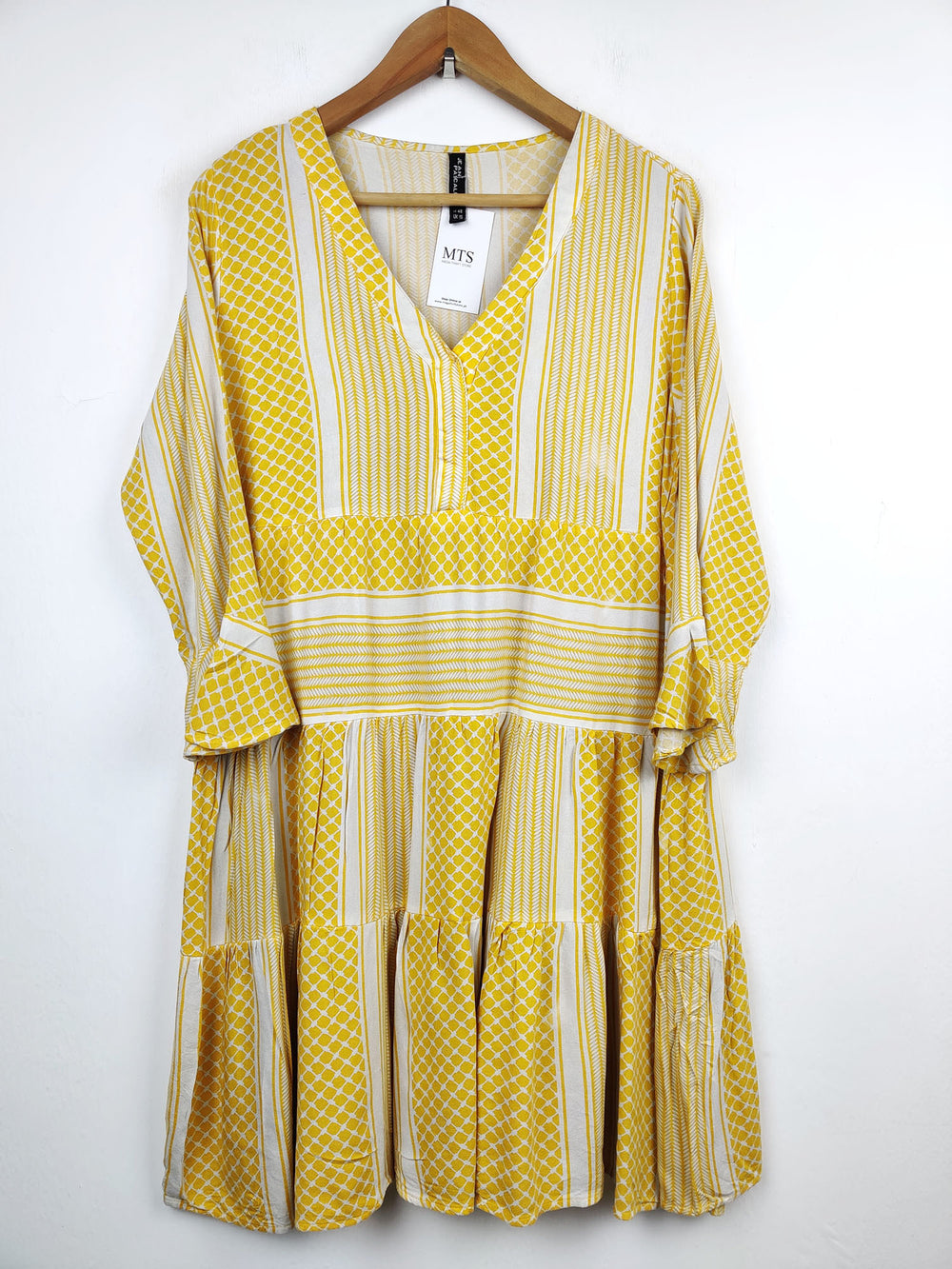 Buy online pre-used pre-loved 100% authentic & Original branded Jean Pascale (MF-733) available in Pakistan. Top international brands avilable.