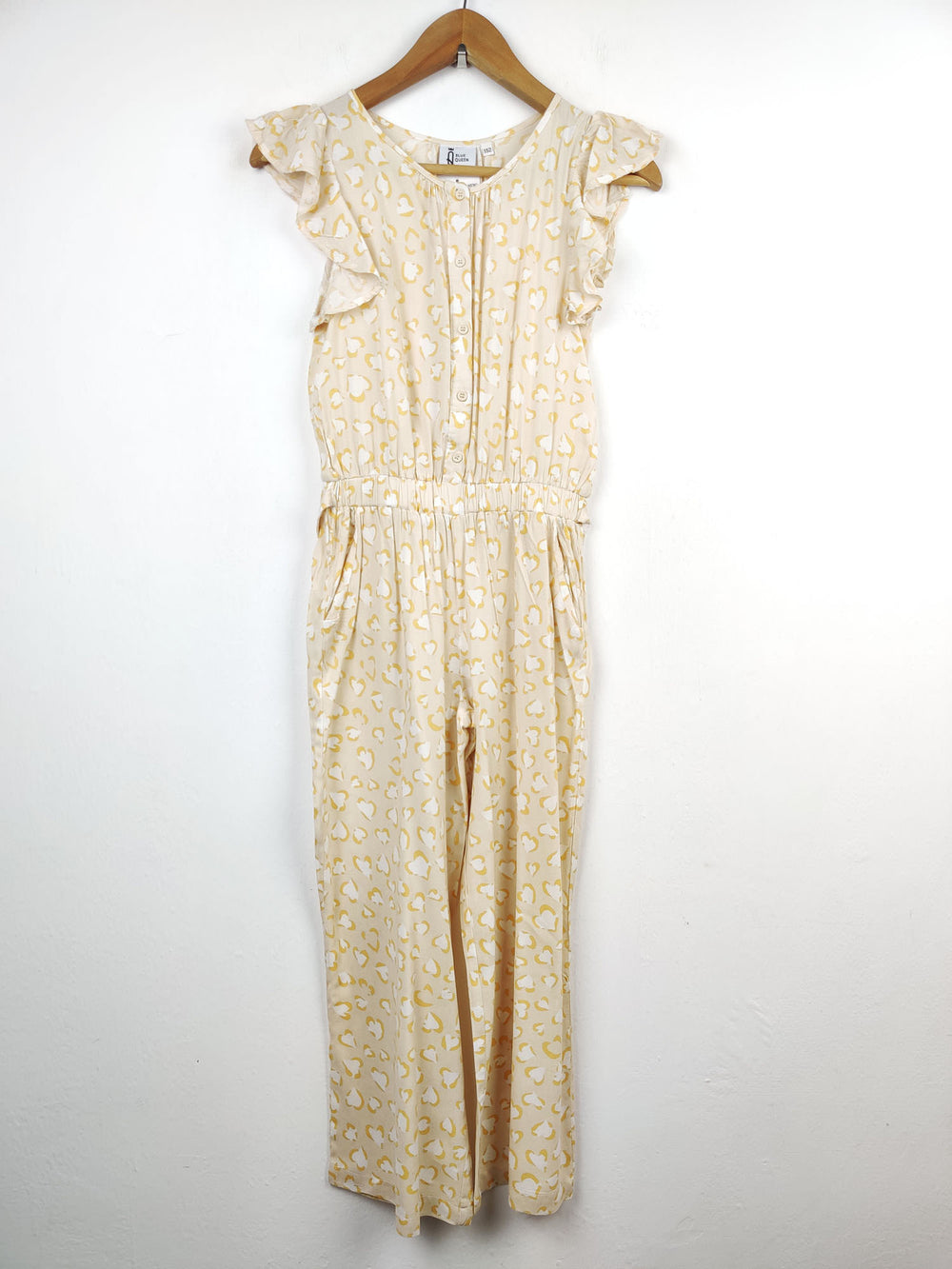 Buy online pre-used pre-loved 100% authentic & Original branded Blue Queen (MF-752) available in Pakistan. Top international brands avilable.