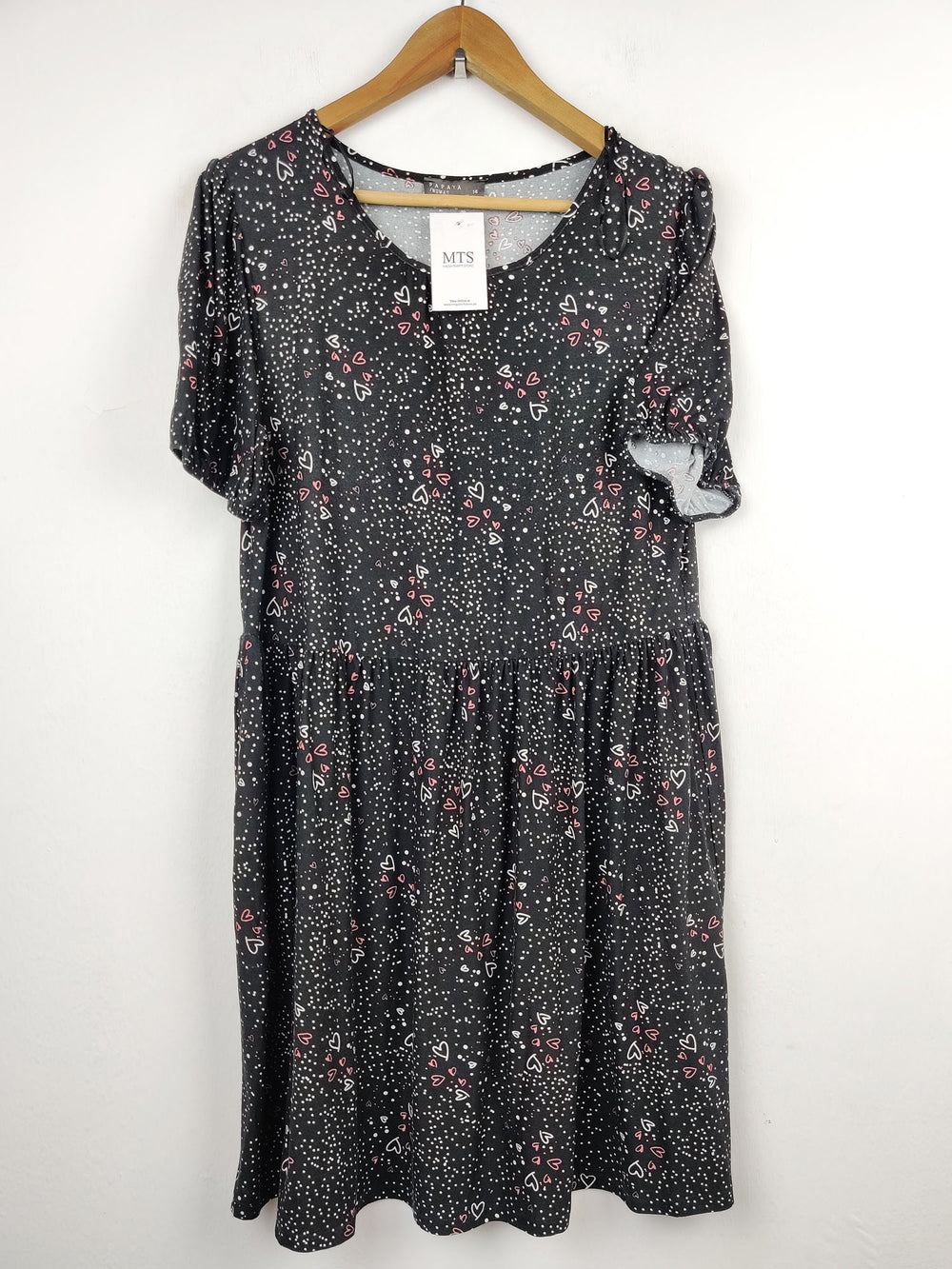 Buy online pre-used pre-loved 100% authentic & Original branded Papaya (MF-777) available in Pakistan. Top international brands avilable.