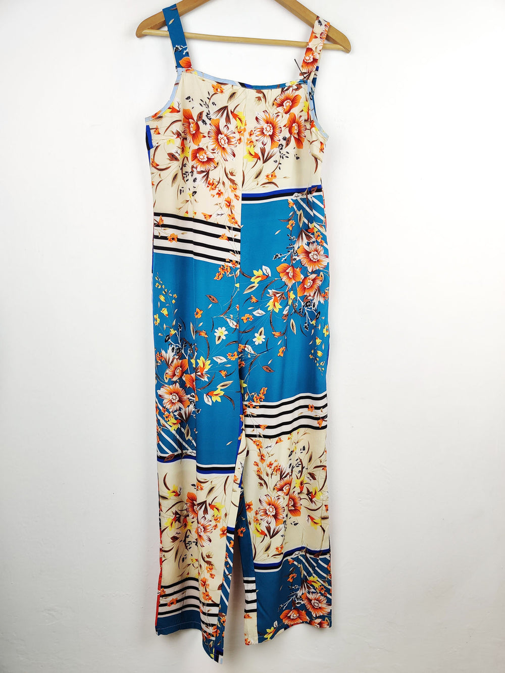 Buy online pre-used pre-loved 100% authentic & Original branded Emery Rose (MF-810) available in Pakistan. Top international brands avilable.