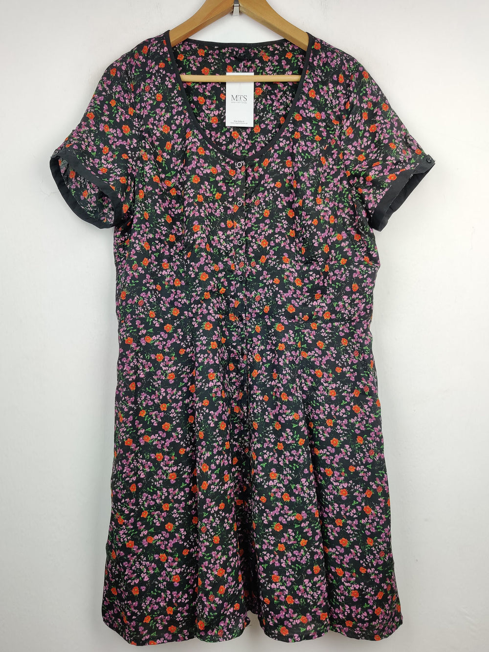 Buy online pre-used pre-loved 100% authentic & Original branded River Island (MF-822) available in Pakistan. Top international brands avilable.