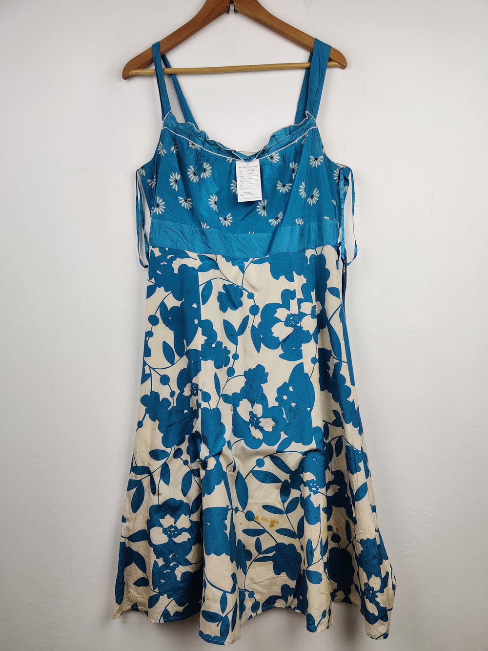 Buy online pre-used pre-loved 100% authentic & Original branded Monsoon (MF-827) available in Pakistan. Top international brands avilable.