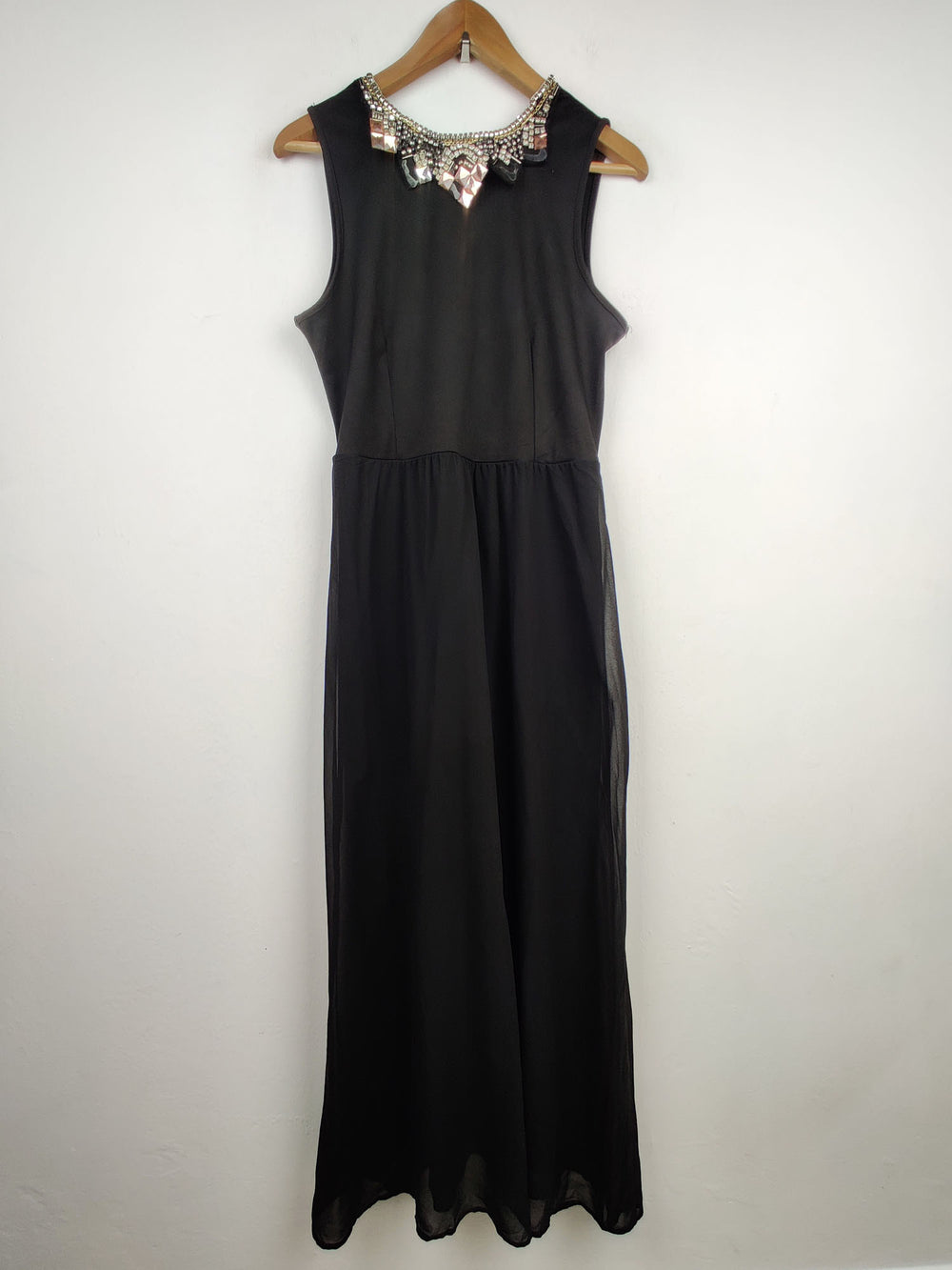 Buy online pre-used pre-loved 100% authentic & Original branded Clubl (MF-828) available in Pakistan. Top international brands avilable.