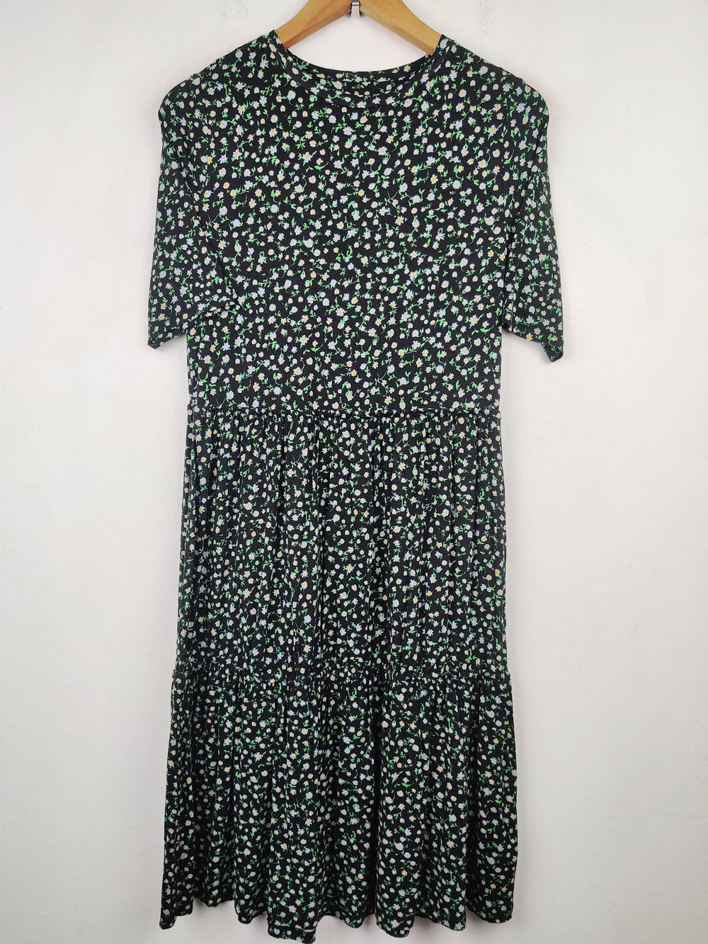 Buy online pre-used pre-loved 100% authentic & Original branded F&F (MF-85) available in Pakistan. Top international brands avilable.