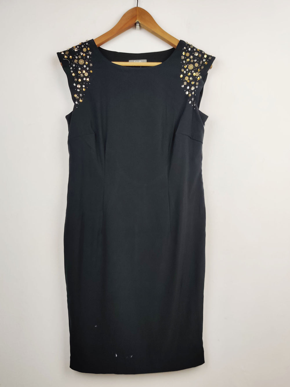 Buy online pre-used pre-loved 100% authentic & Original branded South (MF-867) available in Pakistan. Top international brands avilable.