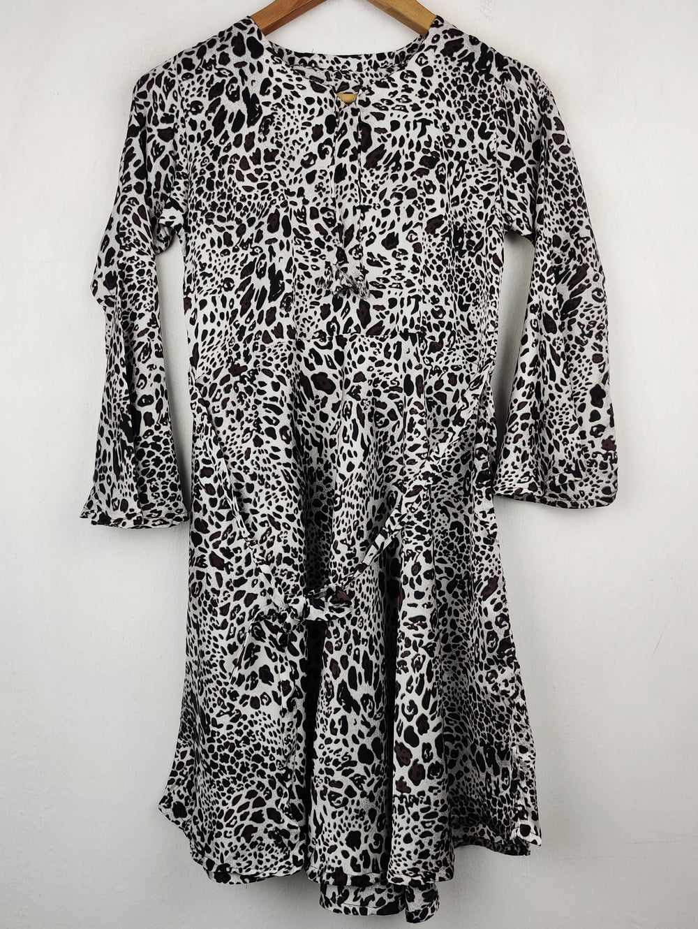 Buy online pre-used pre-loved 100% authentic & Original branded Unknown Brand (MF-87) available in Pakistan. Top international brands avilable.